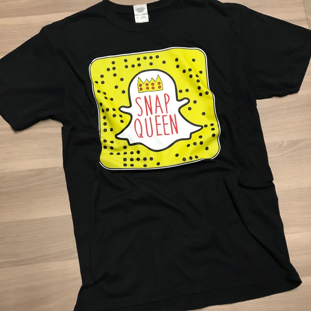 Snap Queen Black T-Shirt - Picture 2 of 4